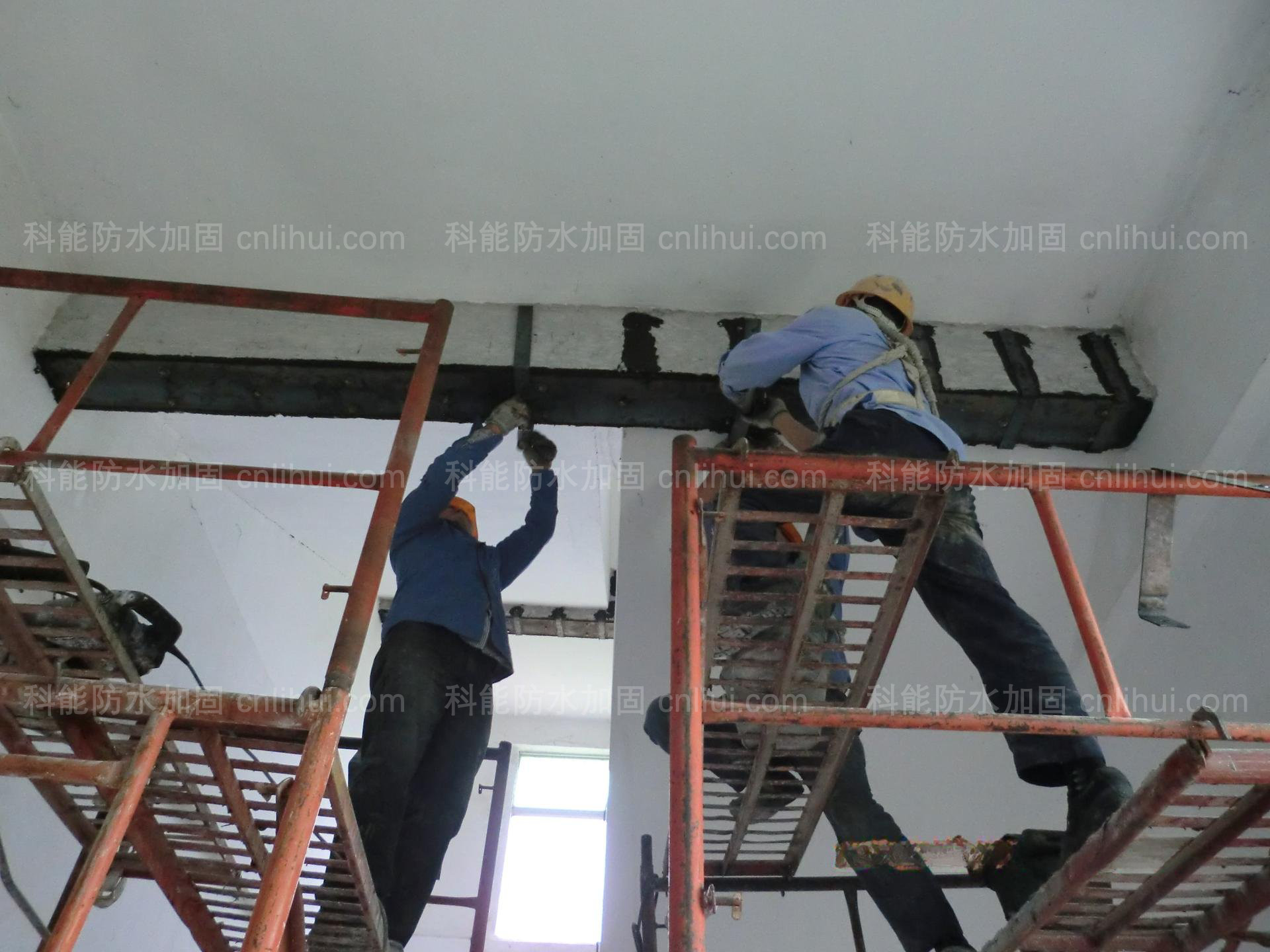 梁粘鋼加固施工